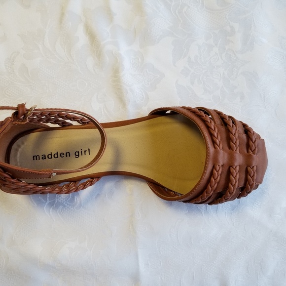 Sandals - Picture 3 of 4